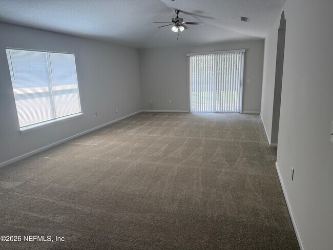 Building Photo - 5550 Oak Crossing Dr