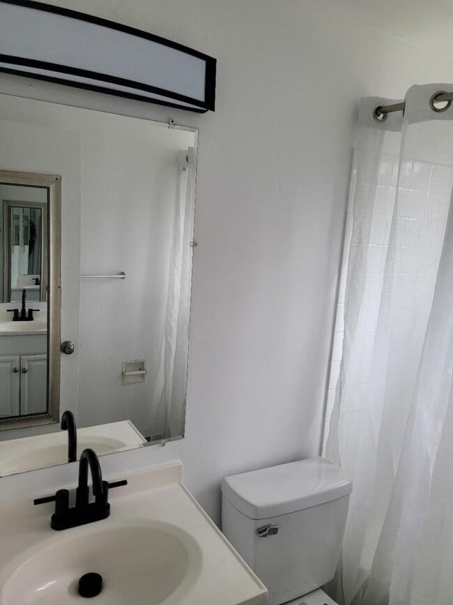 Building Photo - 3501 Commerce St