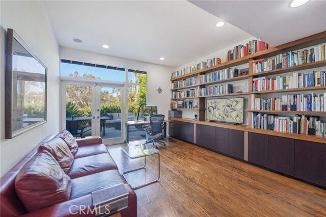 Building Photo - 2404 Laurel Ave