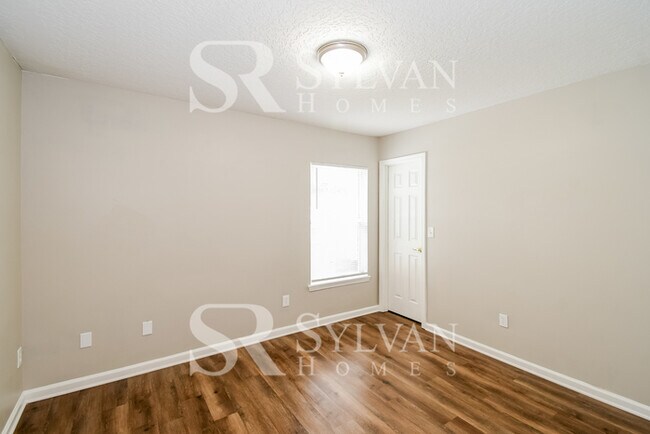 Building Photo - Experience the Lifestyle awaiting you!