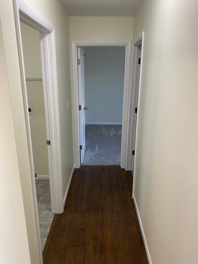 Building Photo - 7681 Brams Hill Dr