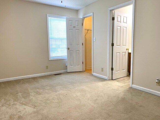 Building Photo - 1024 Poppy Seed Dr