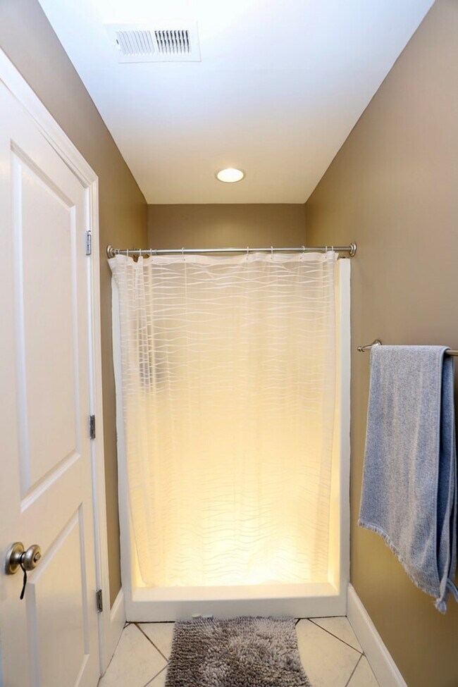 Building Photo - 1280 Winyah St