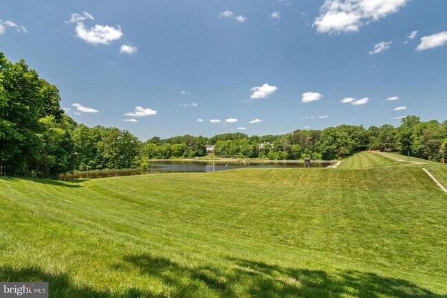 Building Photo - 5904 Cove Landing Rd