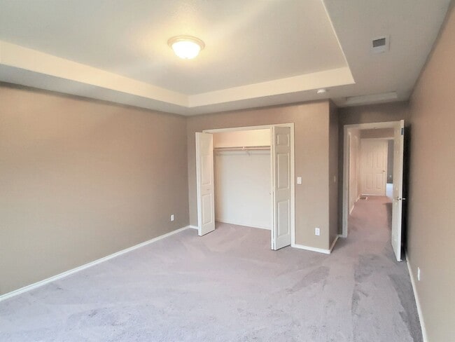 Building Photo - Great Home in Sherwood! Primary Suite on M...