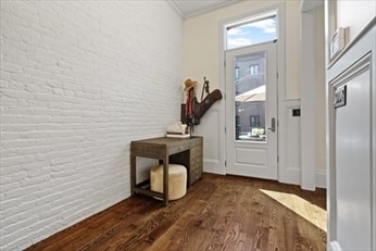 Building Photo - 57 Monmouth St