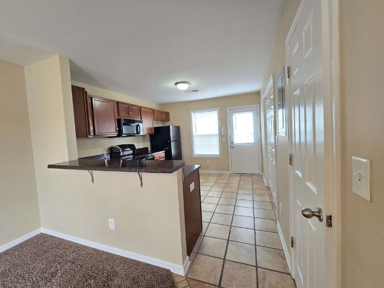 Building Photo - 5D BLACKJACK WAY, CLARKSVILLE, TN 37040