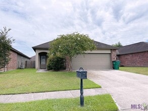 Building Photo - 1695 El Tigre Dr