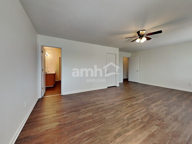 Building Photo - 808 Topsail Dr