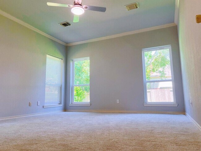 Building Photo - 16838 Willow Bend Ct