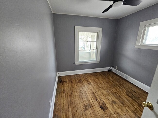 Building Photo - 10014 Sladden Ave