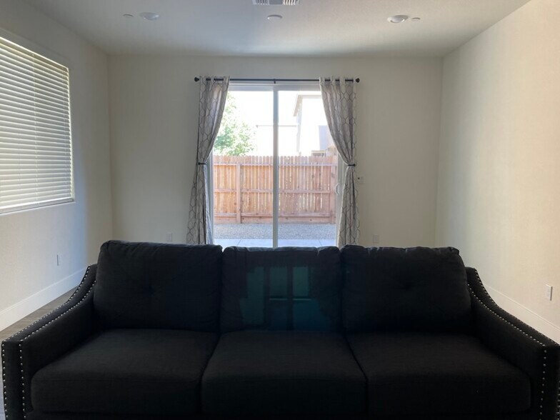 Building Photo - 2363 Explorador Dr