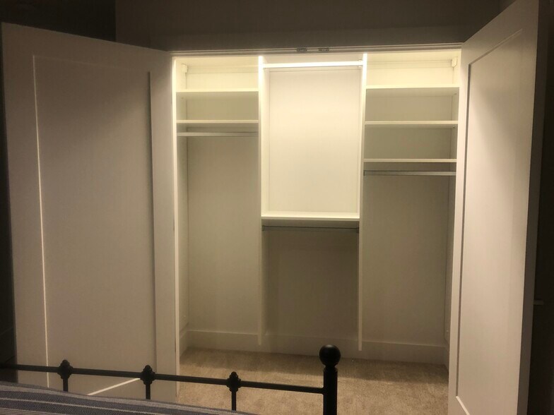 Building Photo - 25 High St