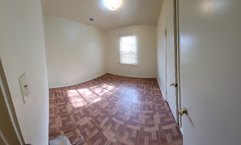 Building Photo - 5248 E Berry St