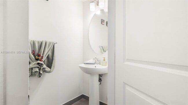 Building Photo - 23424 SW 110th Ave