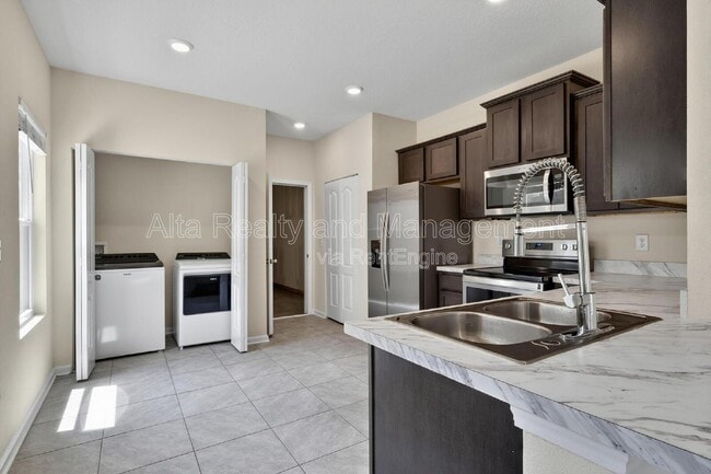 Building Photo - 7759 Legacy Trl