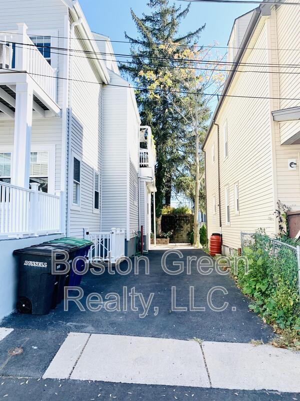 Building Photo - 14 Wilson Ave