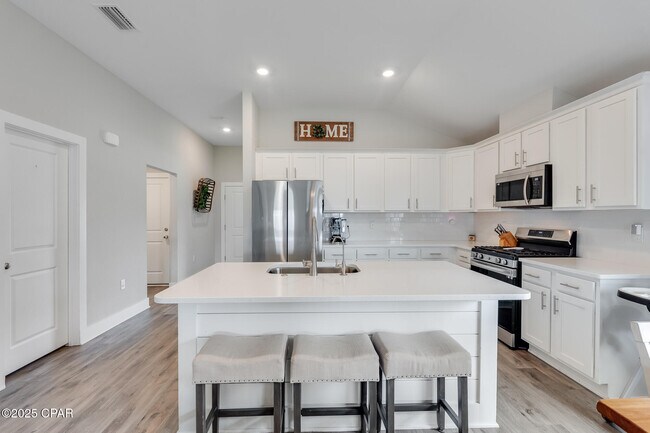 Building Photo - 230 Bayou Bend Ln