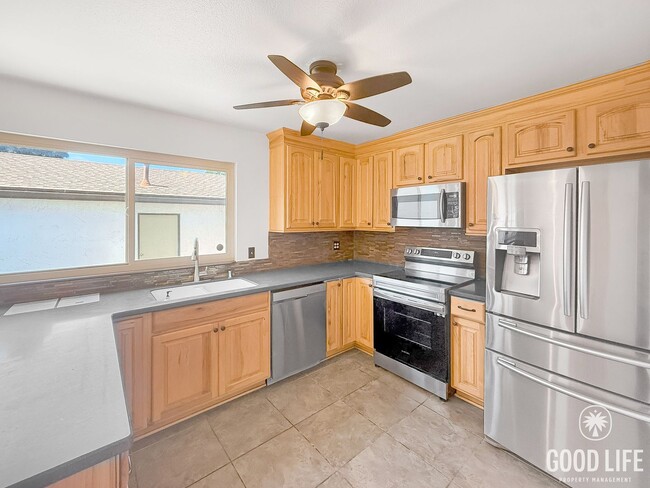 Building Photo - Modern 3BR/2.5BA Home with A/C and Attache...
