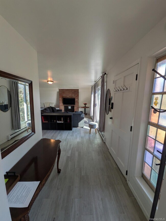 Building Photo - 37 Hill Rd