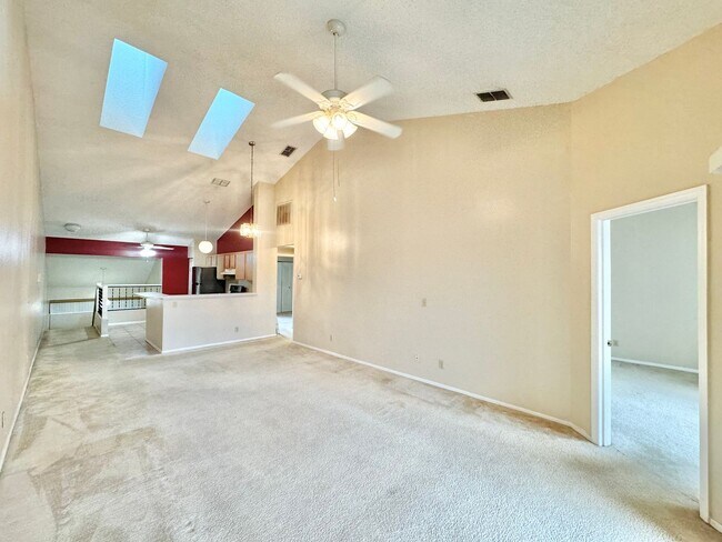 Building Photo - Winterset Condo