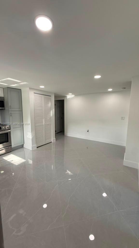 Building Photo - 305 NE 58th Terrace