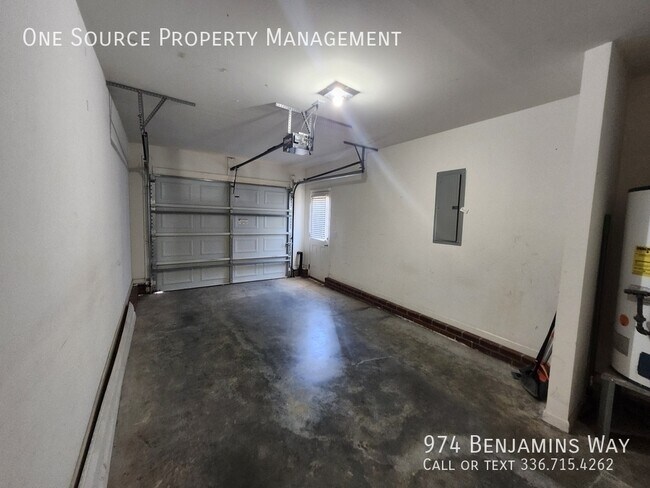 Building Photo - 974 Benjamins Way