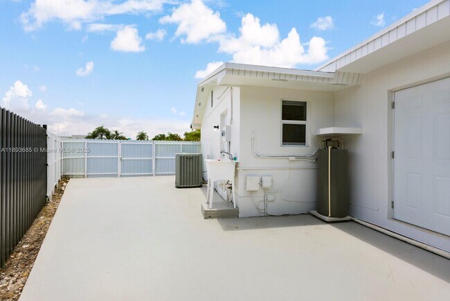 Building Photo - 10770 SW 26th St