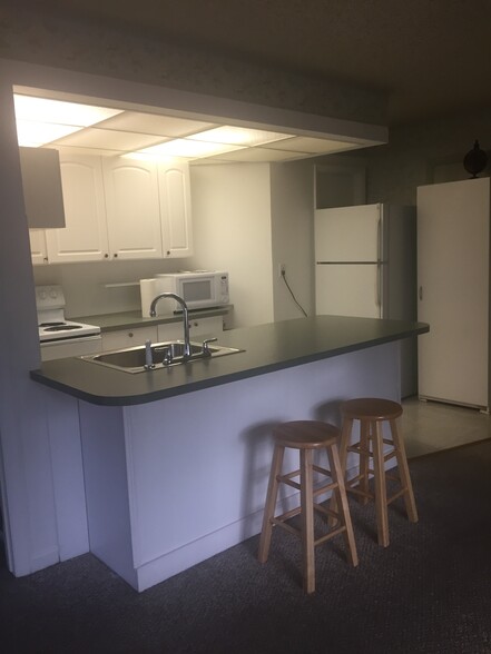 Kitchen with breakfast counter top - 638 Gilcrest Rd