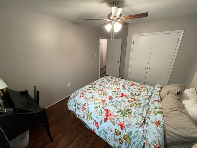 Building Photo - 15039 Cherrywood Dr
