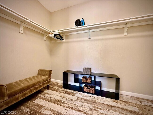 Building Photo - 2033 Riderwood Ave