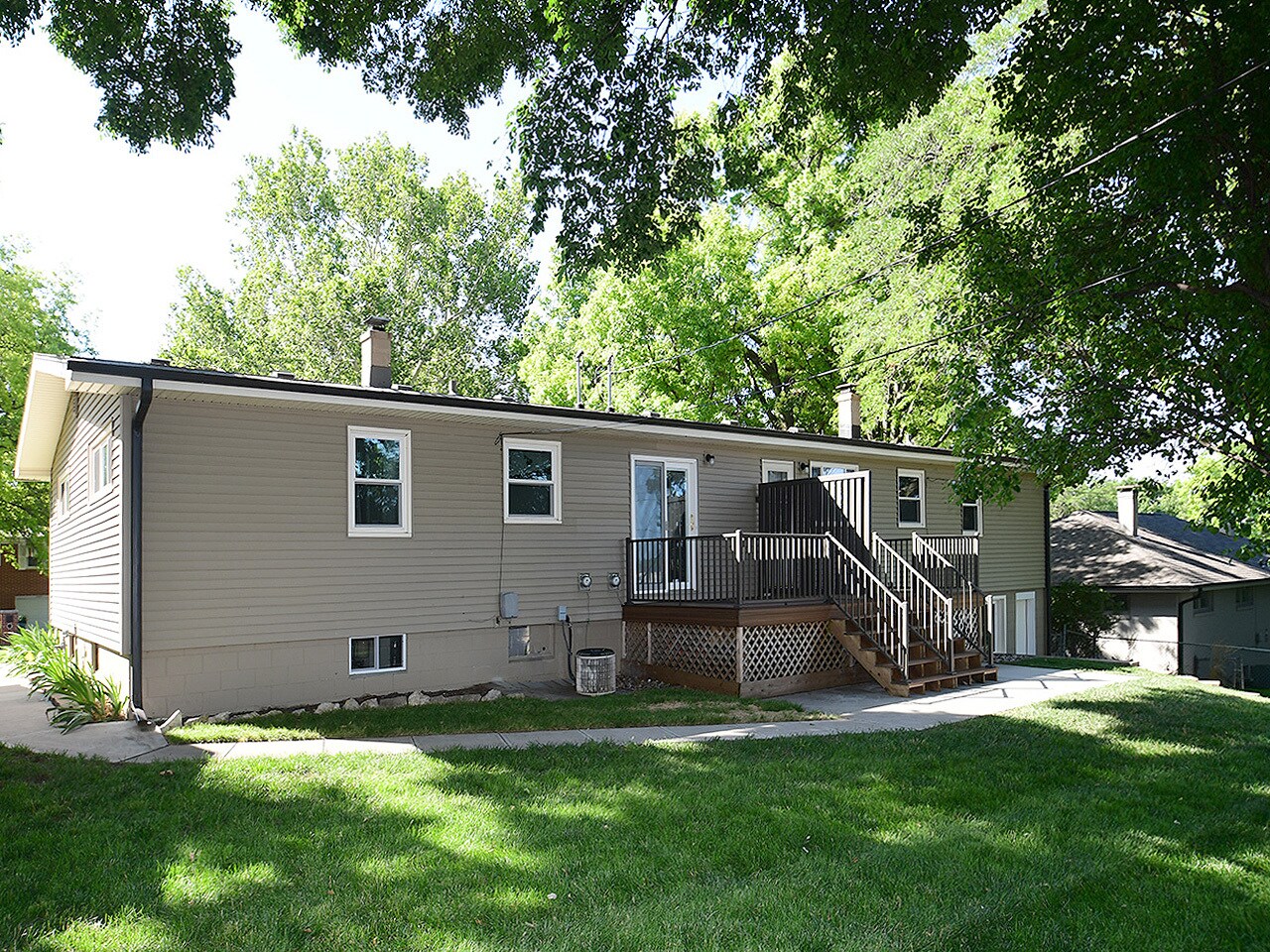 Building Photo - 3330 S 82nd St