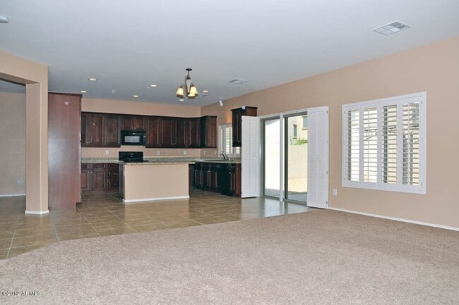 Building Photo - Charming 4 Bed 3 Bath Home in Norterra Area