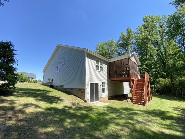 Building Photo - 181 Fairfax Dr