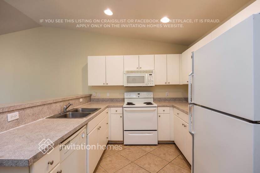 Building Photo - 2422 Joe Ave S