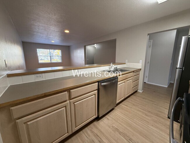 Building Photo - 1008-1010 E. Ermina