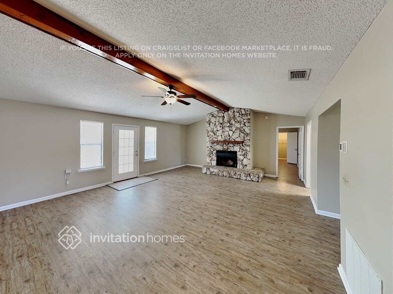 Building Photo - 10765 Losco Jct Dr