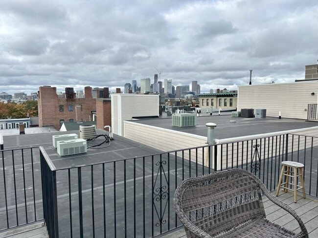 Building Photo - 2 bedroom in Boston MA 02127