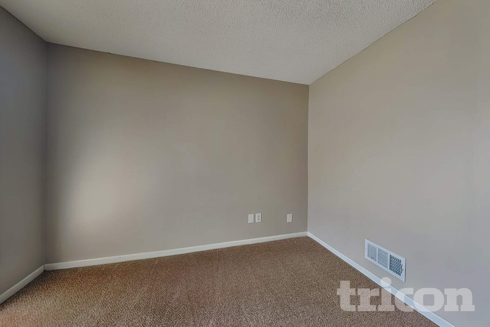 Building Photo - 1501 Cypress Dr