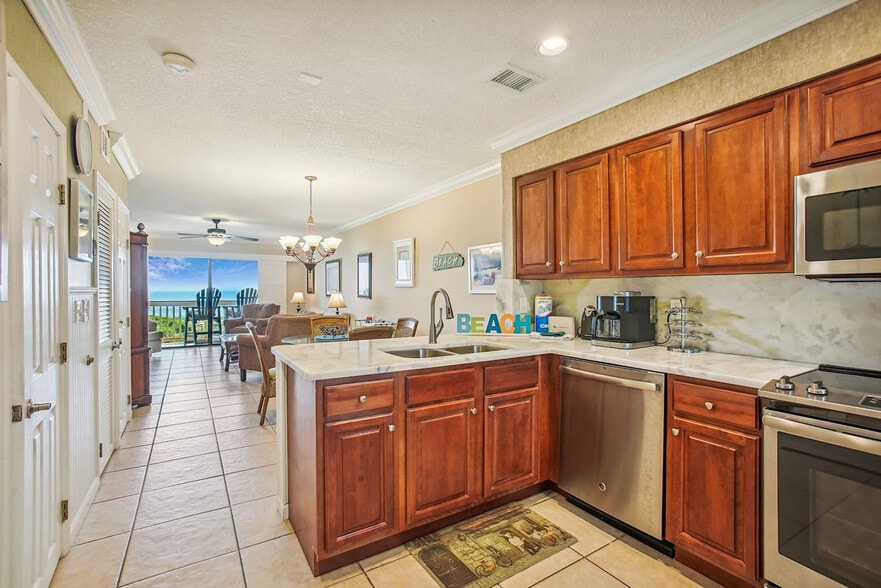 Building Photo - 6100 A1A S