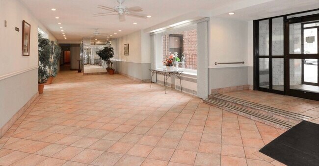 lobby - 67-30 Dartmouth St