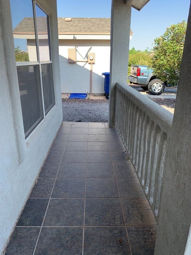 Building Photo - Exceptional 2-Story Eastside Home!