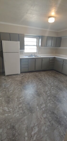 Building Photo - 331 Lilleston Ave