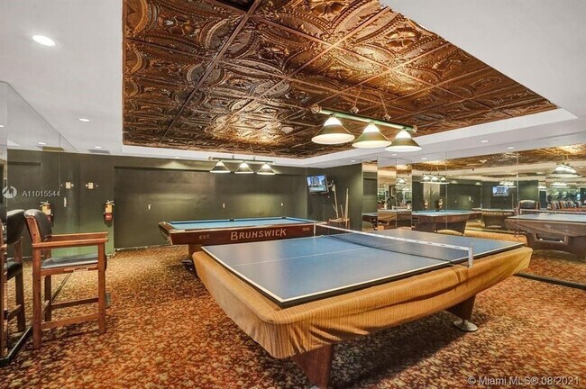 Building Photo - 19707 Turnberry Way