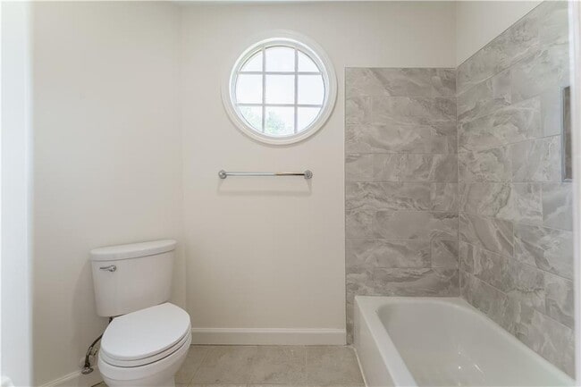 Building Photo - 3272 Pomarine Ln NW
