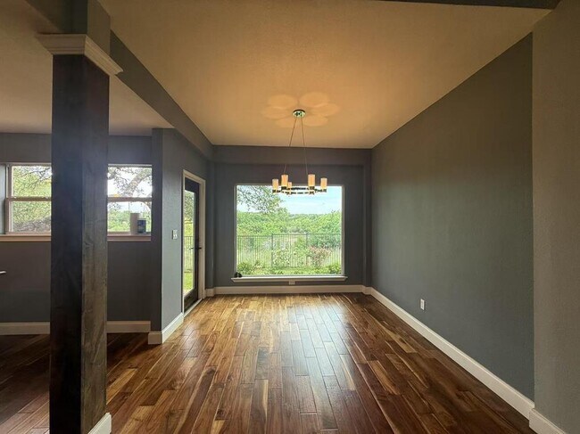Building Photo - 10905 Dodge Cattle Dr