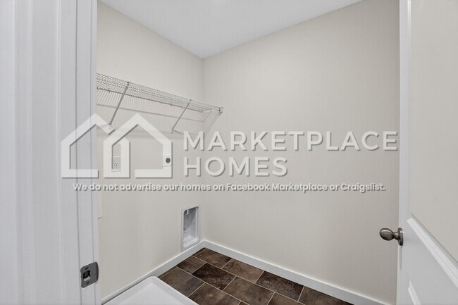 Building Photo - 7661 Belhaven Ln