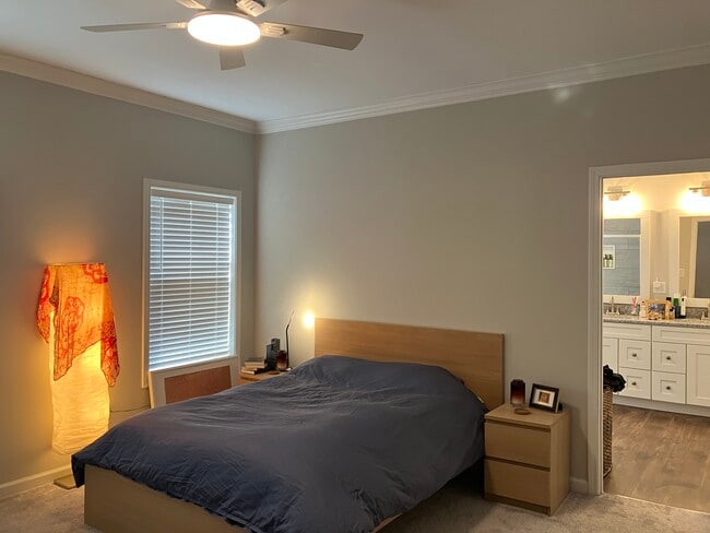 Building Photo - 407 6th St