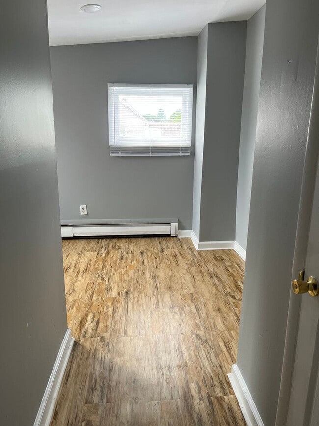 Building Photo - Beautiful 3-bedroom, 1.5-bathroom home in the heart of Lancaster!