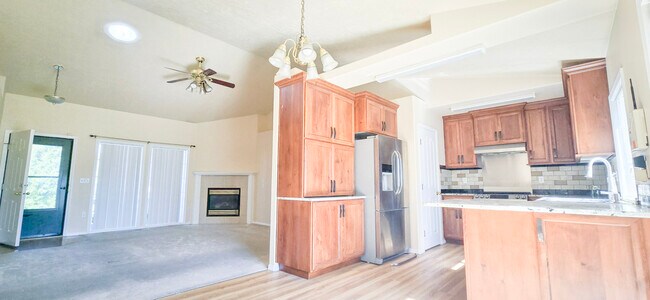 Building Photo - 5875 S Hollyhock Way